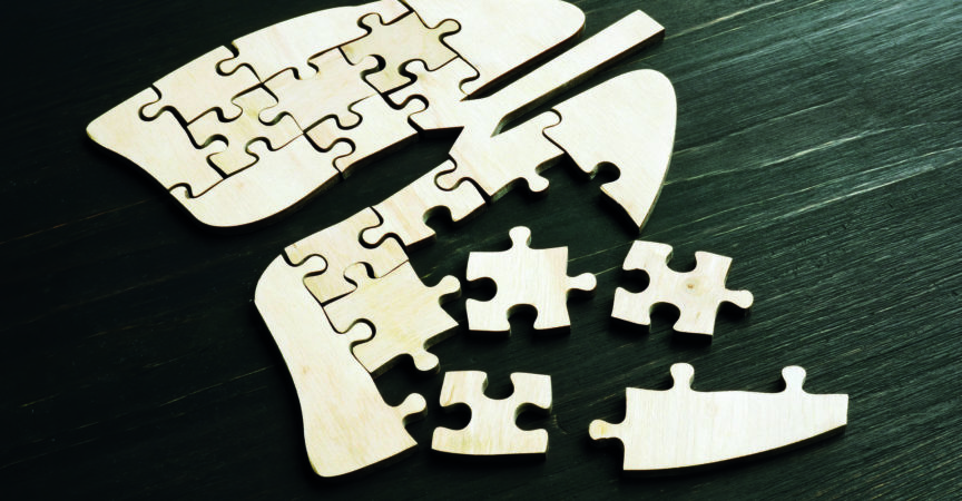 Puzzle in der Lungenform. Atemwegserkrankungen wie ein Krebskonzept.