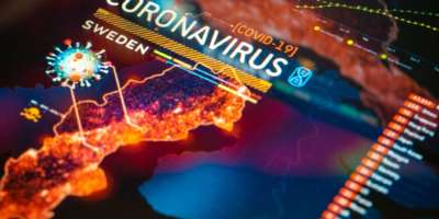 Coronavirus (COVID-19) Ausbruch in Schweden Statistik Nahaufnahme auf digitaler Anzeige. Quarantänekarte.