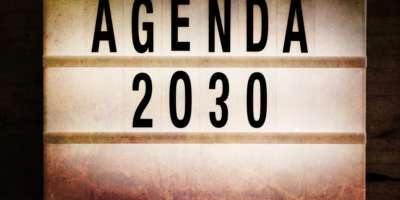 Agenda 2030 im Lightbox-Design mit dunklem Grunge-Feeling