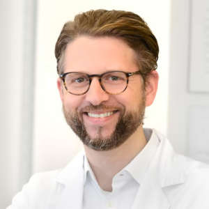 PD Dr. Dr. Stephan Winnik