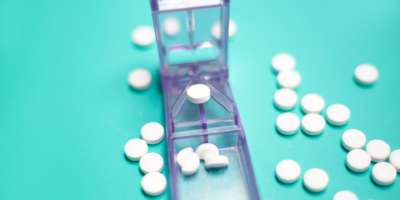 Niedrige Kortisondosen haben bei Rheumatikern eindeutig mehr Nutzen als Schaden