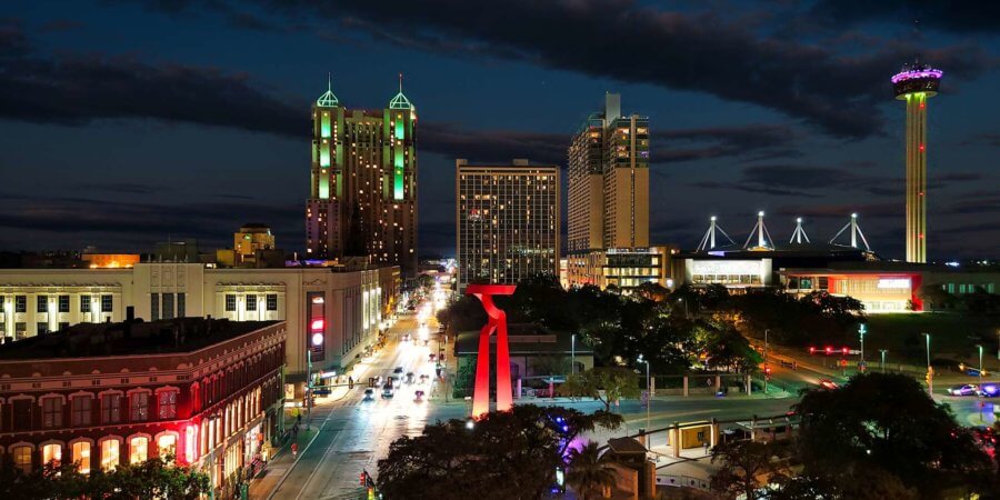 Nachtzeit im Hemisfair Park