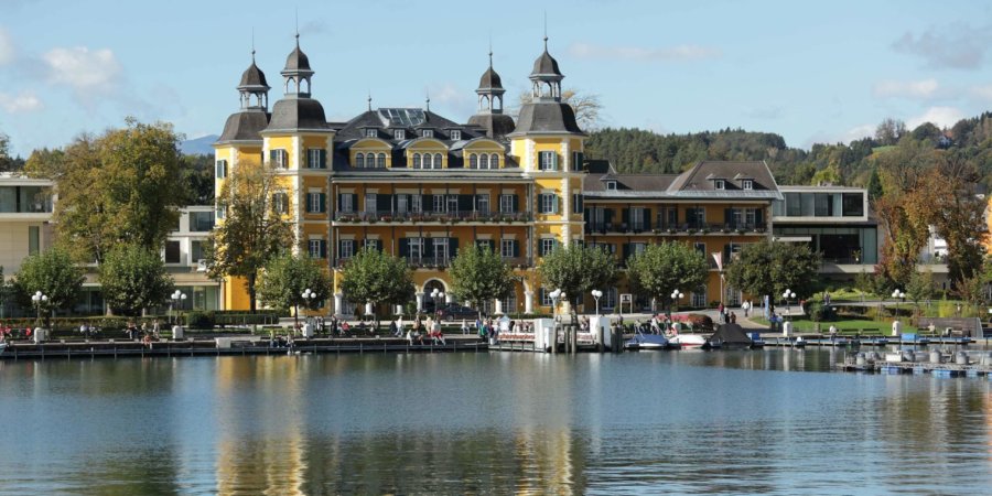 Berühmtes Schloss am Wörthersee in Velden, Kärnten, Österreich