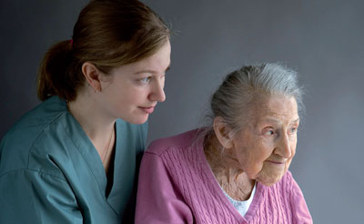 Palliative Care als Betreuungskonzept umfasst nicht nur die Phase unmittelbar vor dem Tod hochbetagter, oftmals kognitiv eingeschränkter Menschen, sondern sollte schon wesentlich früher einsetzen.