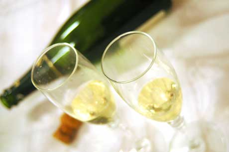 Foto: University of Gothenburg Mäßiger Alkoholkonsum trägt dazu bei, Menschen mit dem Genotyp CETP TaqIB vor koronaren Herzkrankheiten zu schützen.