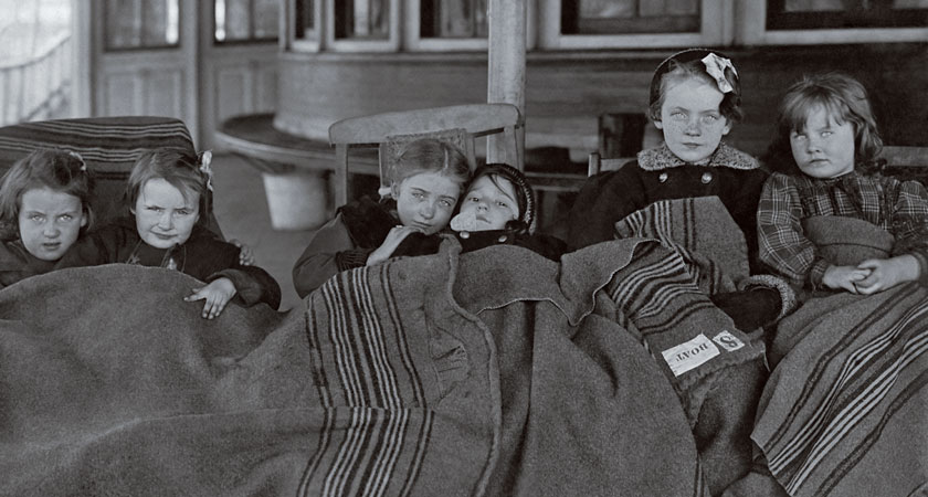 Dieses Bild von an Tuberkulose erkrankten Kindern wurde vor rund hundert Jahren aufgenommen.